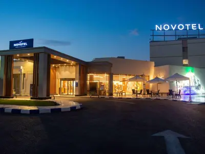 مطار نوفوتل القاهرة